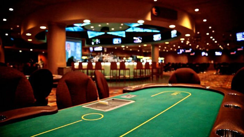 complete poker room